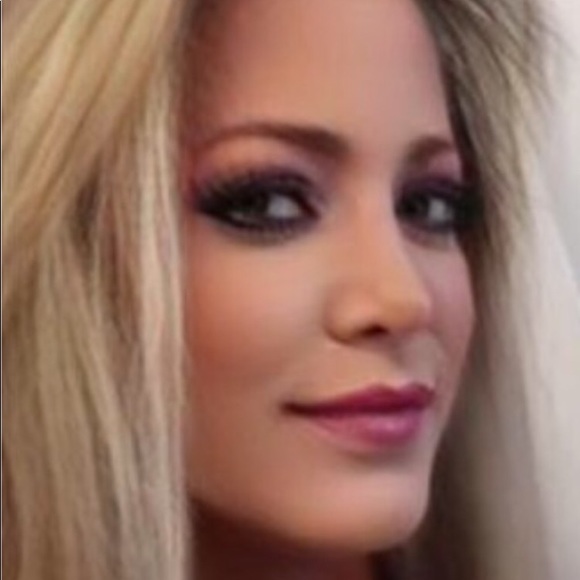 Meet your Posher, Gayla - Picture 2 of 2